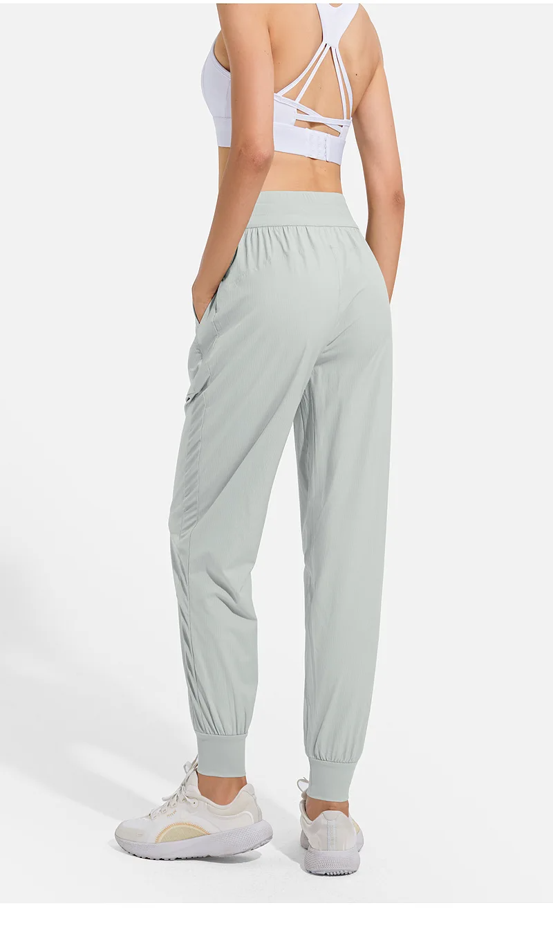 Naked Feel Jogger Modest Coverage light green